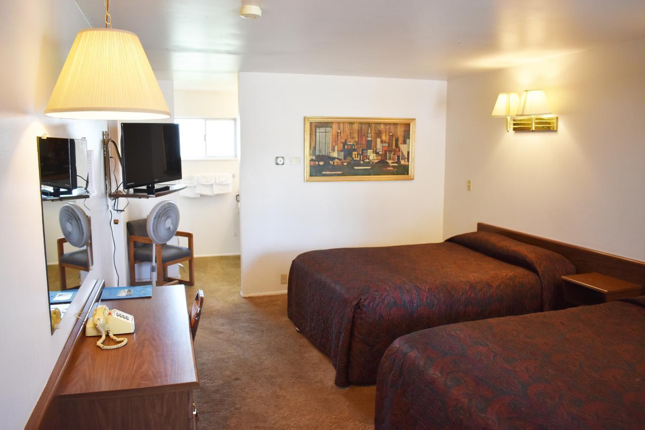 Jr Inn Soda Springs Exterior photo